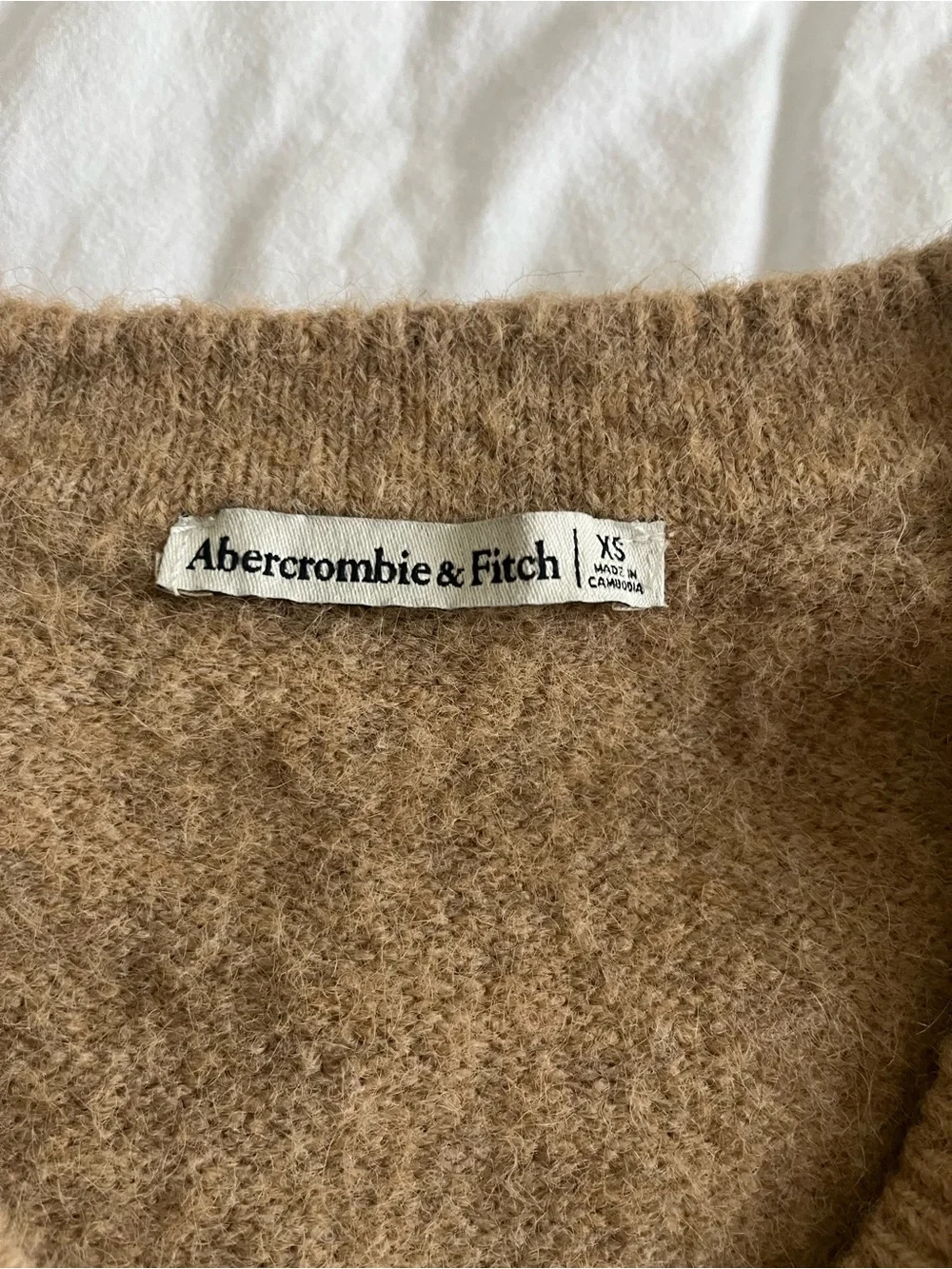 Abercrombie and Fitch V-Neck Pull Over Sweater in Camel